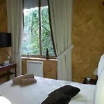 Bed and breakfast Les Mayombes 4*