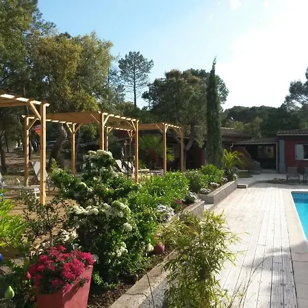 Bed & Breakfast Les Mayombes 4*