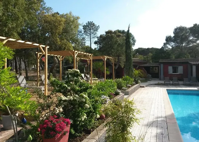 Bed & Breakfast Les Mayombes 4*