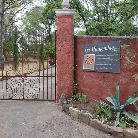 Les Mayombes Bed & Breakfast 3*