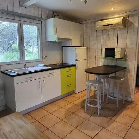 Les Mayombes Bed & Breakfast 3*