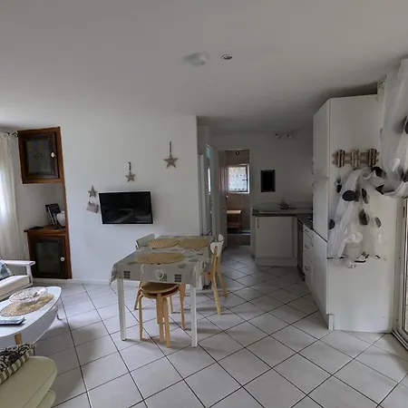 Les Mayombes Bed & Breakfast 3*