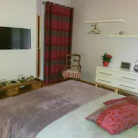 Les Mayombes Bed & Breakfast 3*