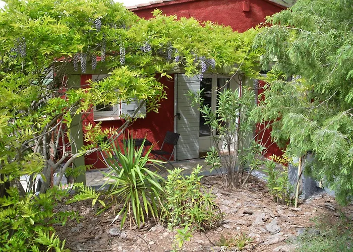 Les Mayombes Bed & Breakfast 4*