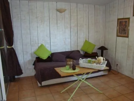 Les Mayombes Bed & Breakfast 4*