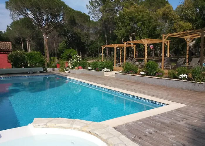 Les Mayombes Bed & Breakfast 4*