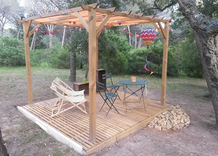 Les Mayombes Bed & Breakfast 4*