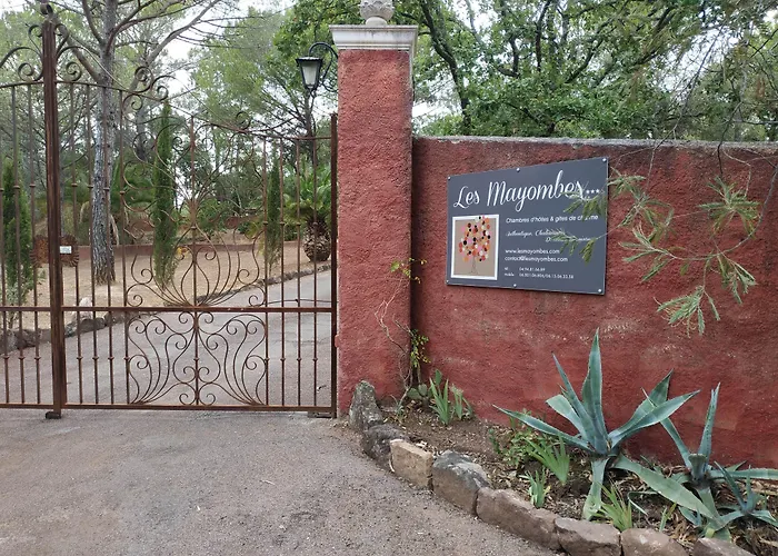 Les Mayombes Bed & Breakfast 4*