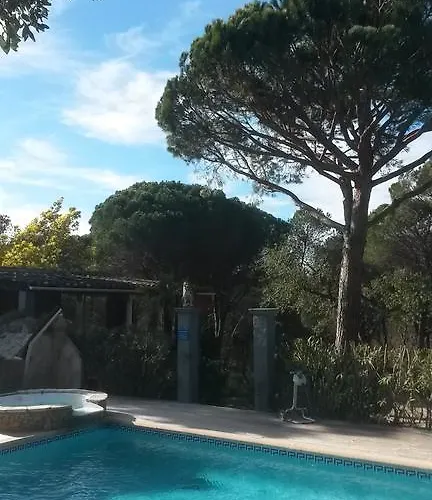 Les Mayombes Bed & Breakfast